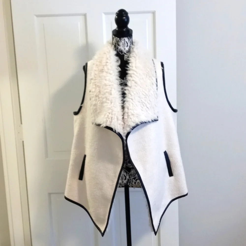 🌫Live A Little🌫 - Faux Fur Shearling Cardigan Vest - Picture 1 of 14